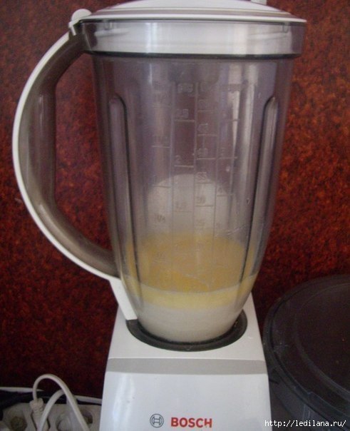 Взбитые сливки из молока и сливочного масла: рецепт с фото