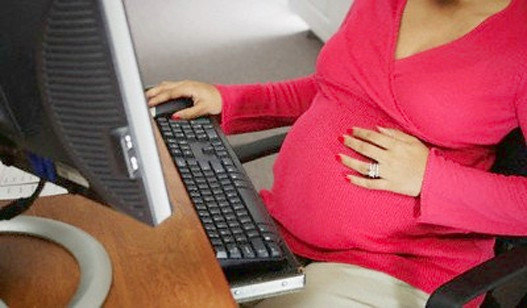 Вредна ли работа за компьютером во время беременности?