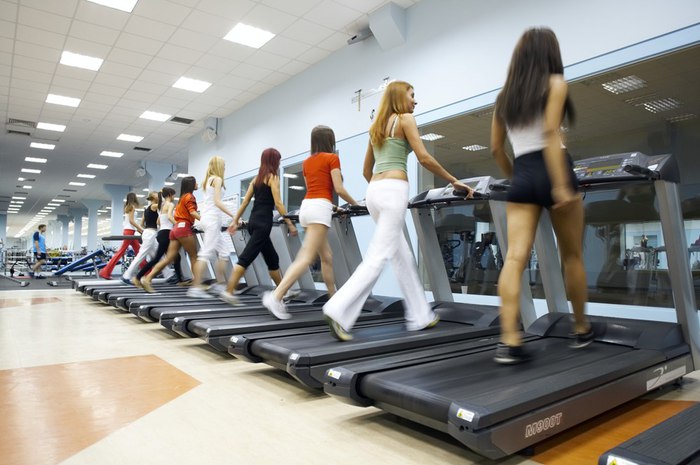 Упражнения с собственным весом, или преимущества домашних тренировок перед тренажёрным залом