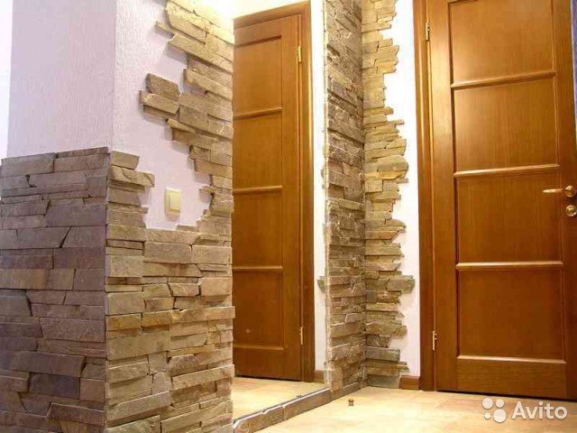 Как задекорировать стены дома камнем