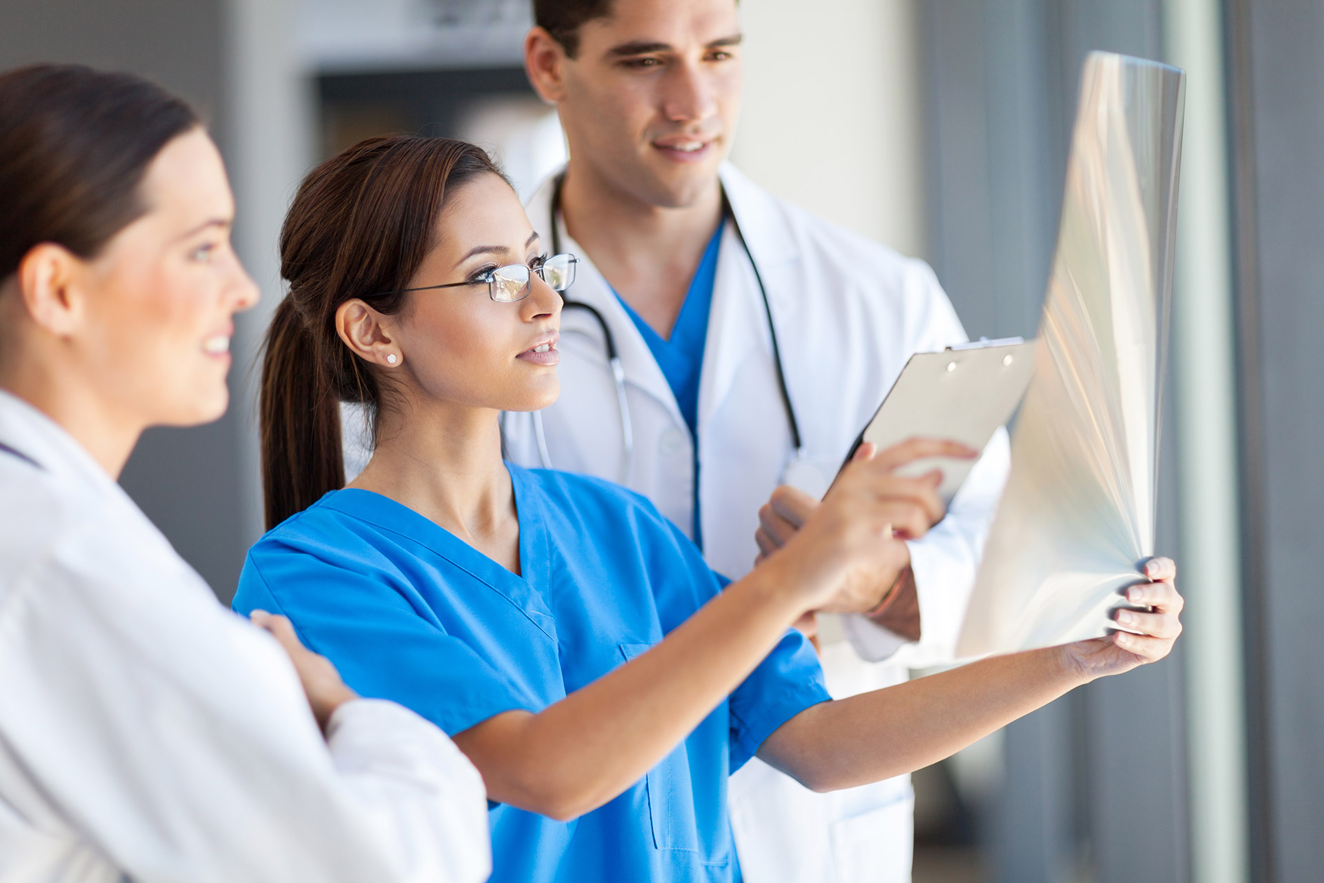 В поисках высококачественной медицинской клиники: выбор, качество услуг и основные параметры